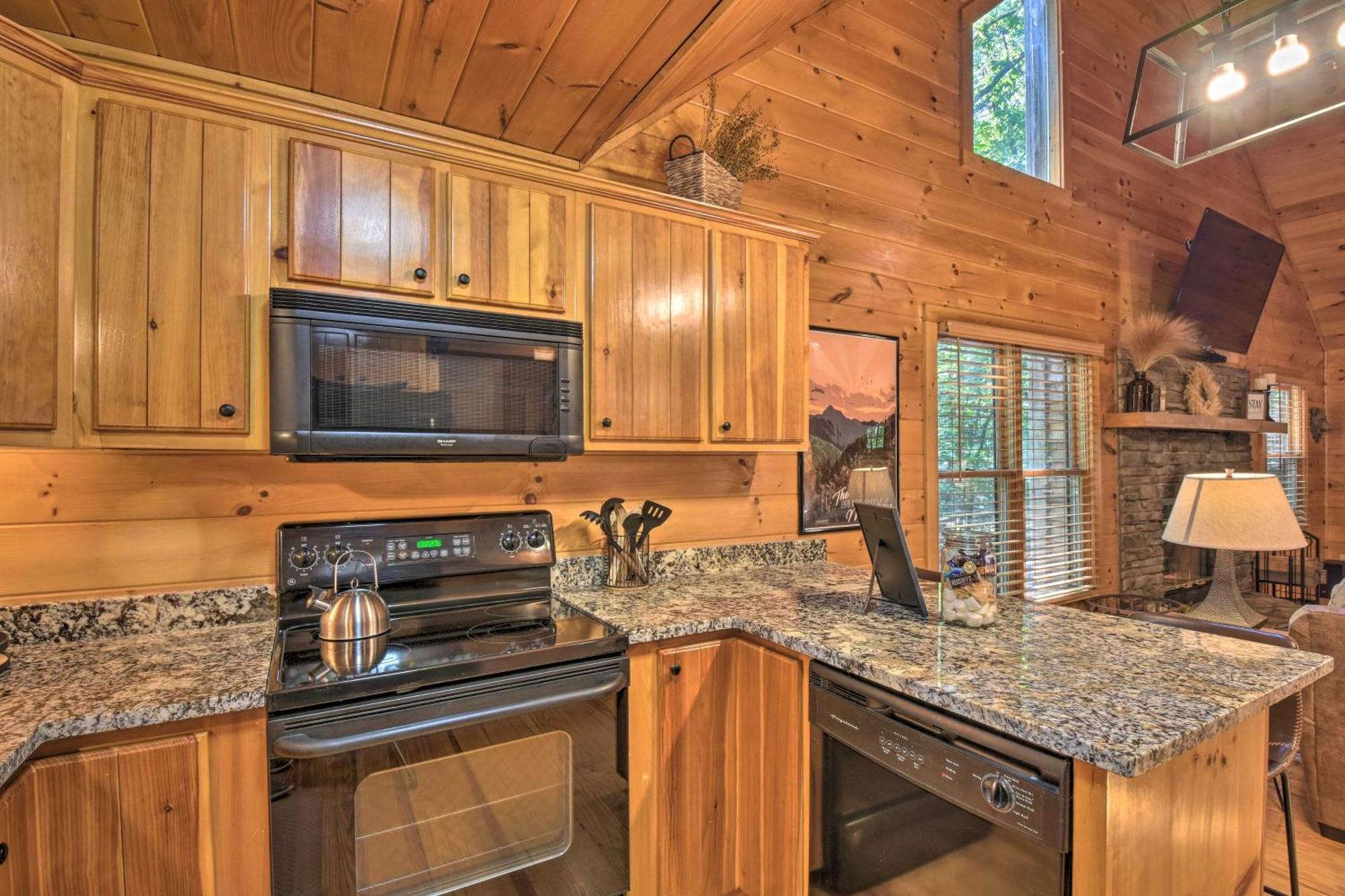 Blue Ridge Cabin Hot Tub, Fire Pit And Grill! Екстериор снимка